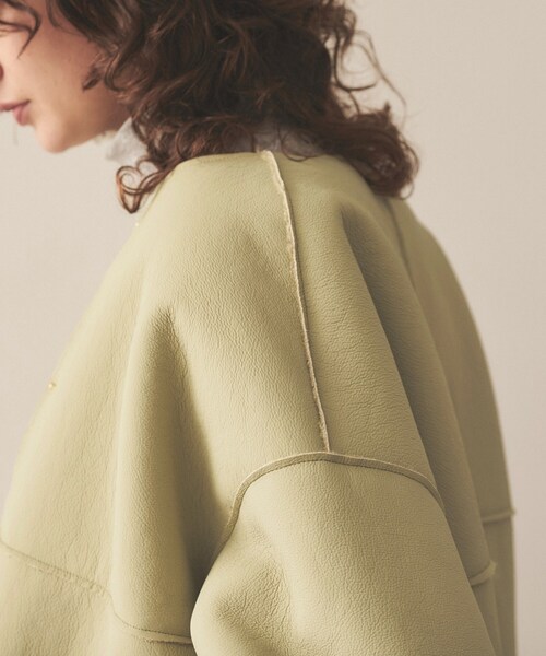 cloenc（クロエンス）の「◆【リバーシブル】ボアショートコート（ノーカラーコート・レディース・アイボリー/ダークグレー/スモーキーグリーン系・02）」の17枚目の写真
