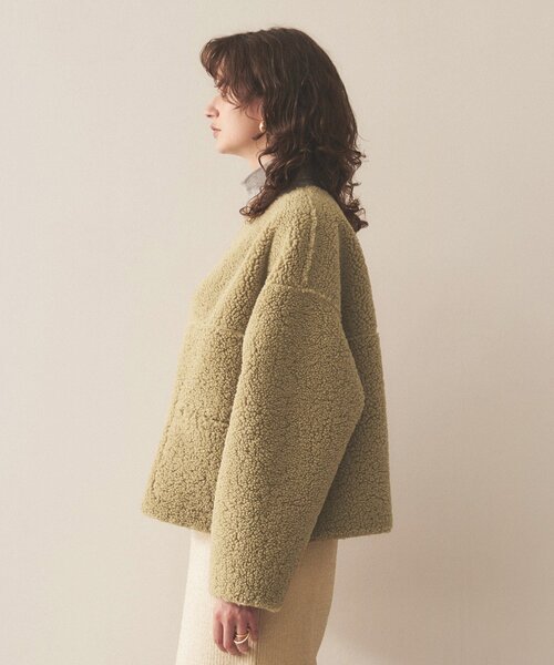 cloenc（クロエンス）の「◆【リバーシブル】ボアショートコート（ノーカラーコート・レディース・アイボリー/ダークグレー/スモーキーグリーン系・02）」の21枚目の写真