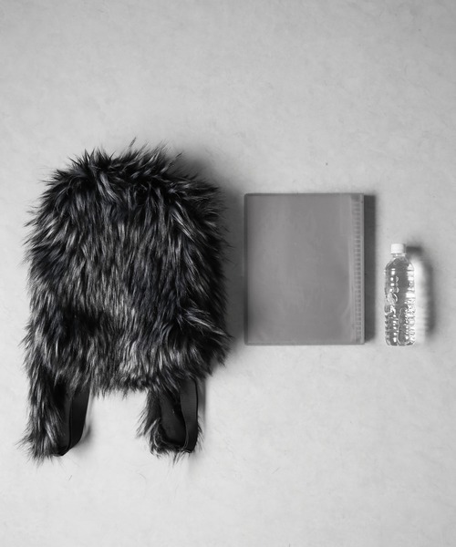 [新品未使用] opium グレー fur backpack ファー リュック 新品未使用] opium グレー fur backpack ファー リュック - メルカリ