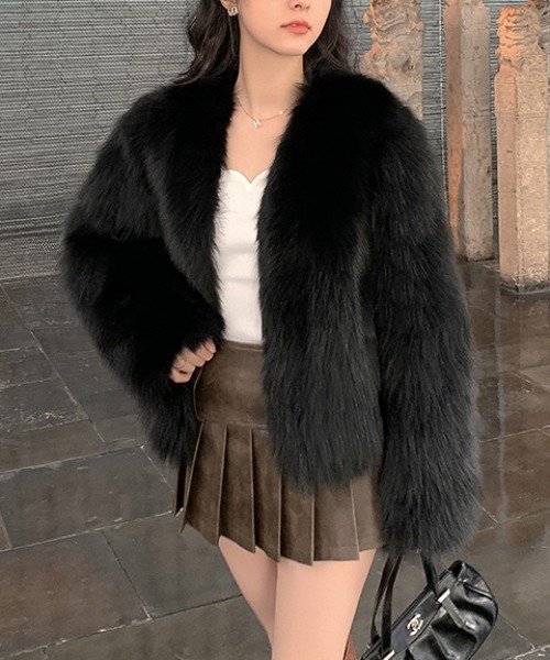 gossip!ロサンゼルス(ゴシップロサンゼルス)の「Vネック 中綿 イミテーションファーコート(テーラードジャケット・レディース・ブラウン/ブラック/ベージュ/オフホワイト・L/M)」の19枚目の写真