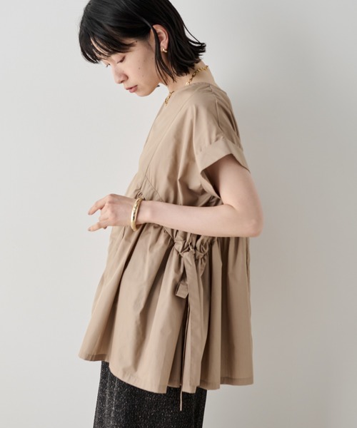 Shelly island（シェリーアイランド）の「ウエストギャザー切替ブラウス（シャツ/ブラウス・レディース・ベージュ/ホワイト/ブラック/ブラウン・FREE）」の4枚目の写真