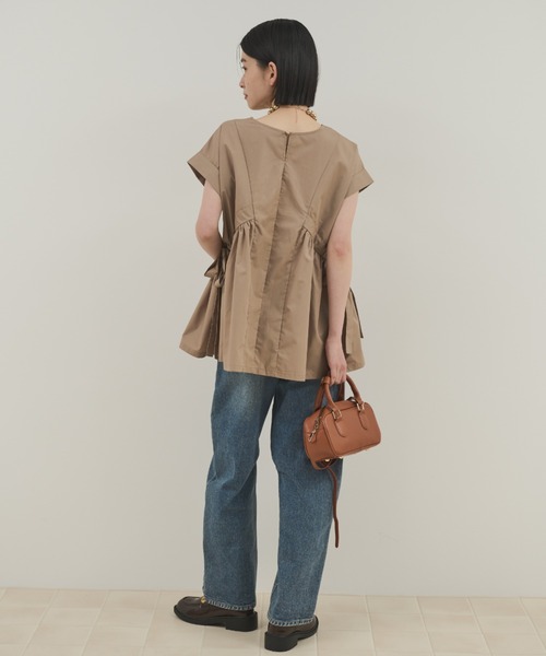 Shelly island（シェリーアイランド）の「ウエストギャザー切替ブラウス（シャツ/ブラウス・レディース・ベージュ/ホワイト/ブラック/ブラウン・FREE）」の18枚目の写真