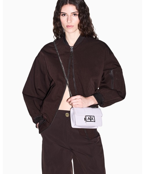ARMANI EXCHANGE(アルマーニエクスチェンジ)の「【A|X アルマーニ エクスチェンジ】AXロゴ チェーンミニショルダーバック(ショルダーバッグ・レディース・ブラック/ガンメタ/バーガンディー/オフホワイト/ブラウン/ベージュ系/スモークピンク・FREE)」の13枚目の写真