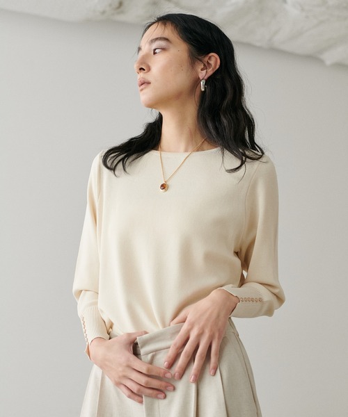 LARUTA（ラルータ）の「【LARUTA】袖口ちび釦シンプルニット（ニット/セーター・レディース・ブラック/グリーン/アイボリー/その他1/グレイッシュベージュ・FREE）」の9枚目の写真