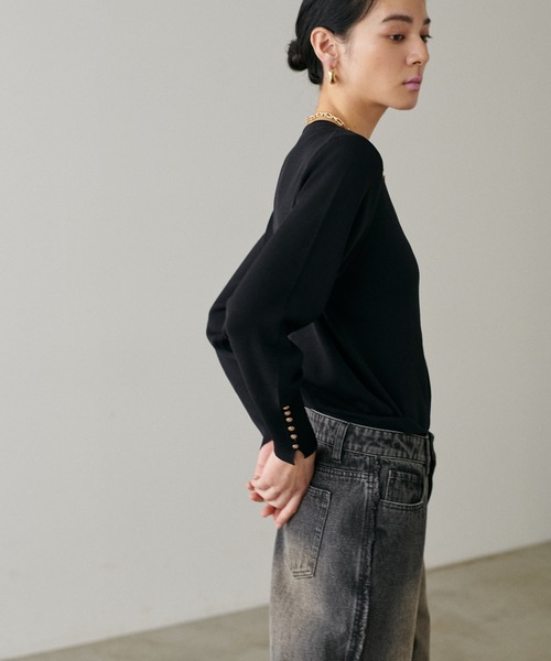 LARUTA（ラルータ）の「【LARUTA】袖口ちび釦シンプルニット（ニット/セーター・レディース・ブラック/グリーン/アイボリー/その他1/グレイッシュベージュ・FREE）」の16枚目の写真