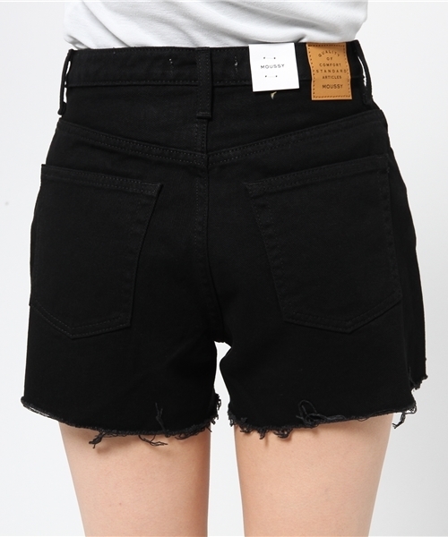 MOUSSY（マウジー）の「CUT OFF BLK S/PT（デニムパンツ・レディース・ブラック・0/1/2）」の6枚目の写真