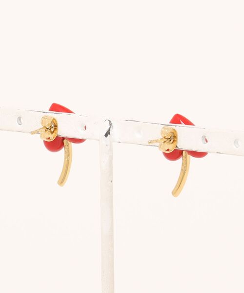 A.P.C.（アーペーセー）の「PUCE D'OREILLES CERISE（ピアス（両耳用）・レディース・レッド・ONESIZE）」の2枚目の写真