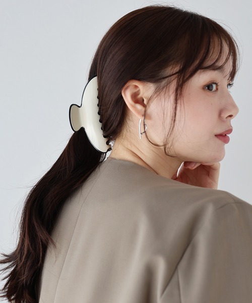 BLUEEAST（ブルーイースト）の「バイカラーバンスクリップ（バレッタ/ヘアクリップ・レディース・ホワイト/モカ/ブラック・FREE）」の7枚目の写真