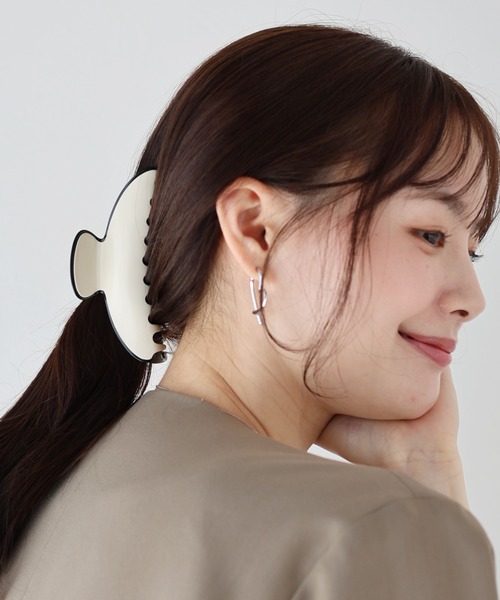 BLUEEAST（ブルーイースト）の「バイカラーバンスクリップ（バレッタ/ヘアクリップ・レディース・ホワイト/モカ/ブラック・FREE）」の12枚目の写真