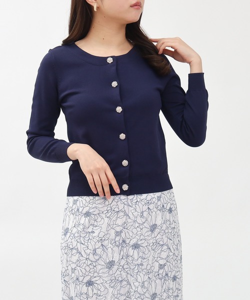 ASTORIA ODIER（アストリアオディール）の「(冷房対策) ジュエリーボタンカーディガン（カーディガン/ボレロ・レディース・ネイビー/ホワイト/ライトグレー/ピンク・SMALL/MEDIUM/LARGE）」の3枚目の写真