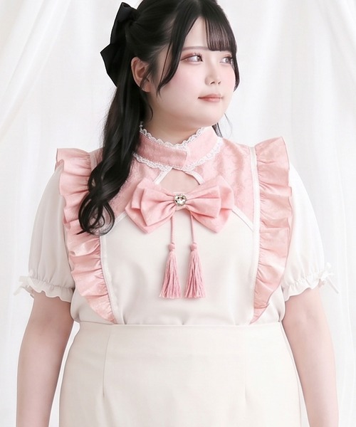 DearMyLoveWhip(ディアマイラブホイップ)の「【大きいサイズ】チャイナショルダーウィングブラウス(シャツ/ブラウス・レディース・ホワイト×ブルー/ホワイト×ブラック/ホワイト×ピンク/ブラック×レッド/ブラック×ブルー・4L/5L/6L)」の1枚目の写真