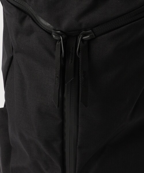 MYSTERY RANCH（ミステリーランチ）の「MYSTERY RANCH/ミステリーランチ CATALYST 22（バックパック/リュック・メンズ・ブラック・ONE SIZE）」の4枚目の写真