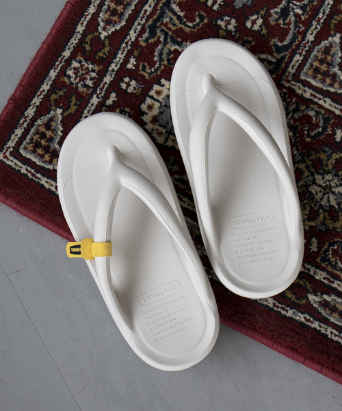 TAW&TOE（トーアンドトー）の「【TAW&TOE/トーアンドトー】FlipFlopOG/サンダル/韓国/リカバリーサンダル【WEB限定】（サンダル・レディース・ブラック/オフホワイト・24/23/22/25）」の2枚目の写真