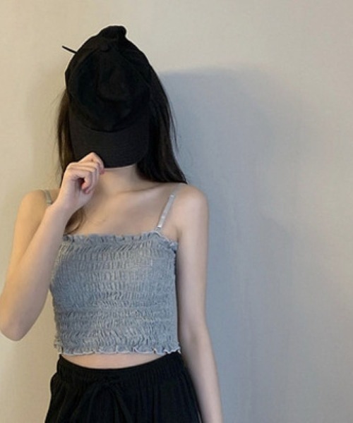 LETee(レティー)の「フィット感抜群のシャーリングデザイン♪ヘルシーな肌見せが叶う万能キャミソール(キャミソール・レディース・ホワイト/グレー/ブラック・FREE)」の5枚目の写真