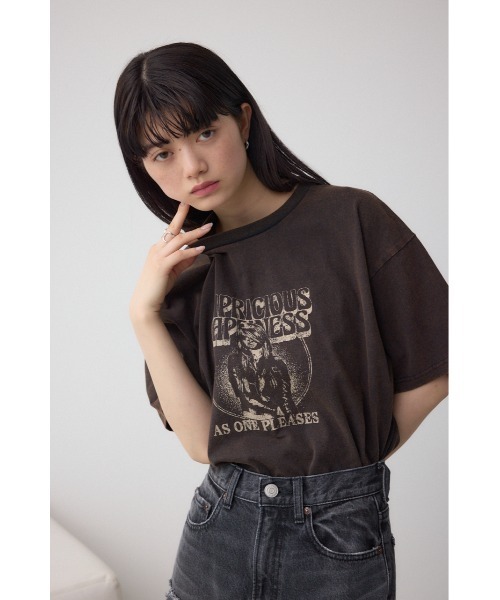 AZUL by moussy(アズールバイマウジー)の「USEDロックルーズTシャツ(Tシャツ/カットソー・レディース・イエロー系その他/ピンク系その他・FREE)」の4枚目の写真