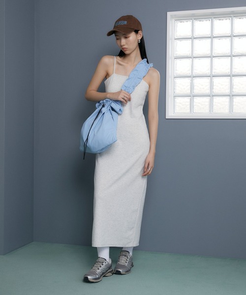 somlu.(ソンムル)の「【somlu.】ギャザービッグ巾着ショルダーバッグ(ショルダーバッグ・レディース・ブラック/アイボリー/ライトブルー/チャコールグレー/レッド・FREE)」の18枚目の写真