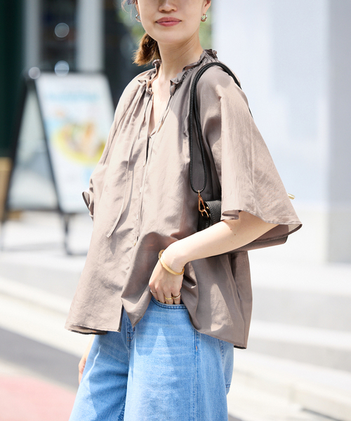 SLOBE IENA（スローブイエナ）の「シルク混フリルカラー5分袖ブラウス