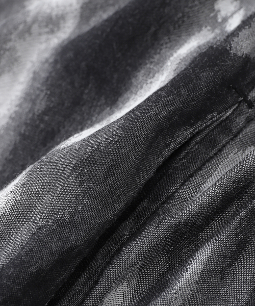 WHITE MOUNTAINEERING（ホワイトマウンテニアリング）の「White Mountaineering(ホワイトマウンテニアリング) CAMO JACQUARD CREWNECK シャツ（シャツ/ブラウス・メンズ・ブラック・1/2）」の2枚目の写真