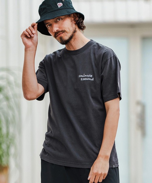 1minute 1second(ワンミニットワンセカンド)の「mt9677-Cursive embroidery aging T-shirt Tシャツ(Tシャツ/カットソー・メンズ・ベージュ×ブラック/ネイビー×ホワイト/ブラック×ホワイト・S/M/L/XL)」の4枚目の写真