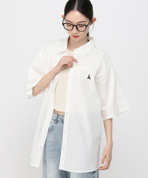 3.3 Field Trip （3.3フィールドトリップ）の「【UNISEX】ALAND／Ａロゴ無地半袖シャツ（シャツ/ブラウス・レディース・ブルー/ホワイト・SMALL/MEDIUM）」の5枚目の写真