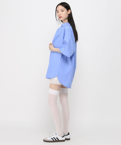 3.3 Field Trip （3.3フィールドトリップ）の「【UNISEX】ALAND／Ａロゴ無地半袖シャツ（シャツ/ブラウス・レディース・ブルー/ホワイト・SMALL/MEDIUM）」の9枚目の写真