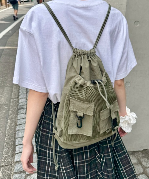 SOLLON.（ソルロン）の「ダブルポケットメッシュナップサック（バックパック/リュック・レディース・グレー/アイボリー/ブラック/カーキ/ベージュ・FREE）」の5枚目の写真