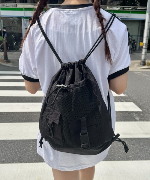SOLLON.（ソルロン）の「ダブルポケットメッシュナップサック（バックパック/リュック・レディース・グレー/アイボリー/ブラック/カーキ/ベージュ・FREE）」の9枚目の写真