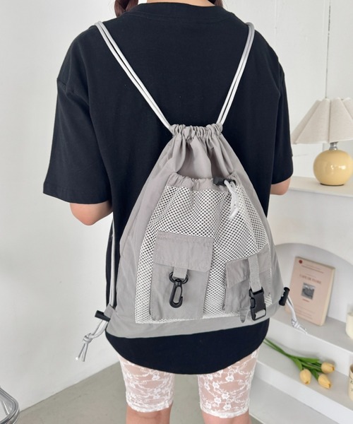 SOLLON.（ソルロン）の「ダブルポケットメッシュナップサック（バックパック/リュック・レディース・グレー/アイボリー/ブラック/カーキ/ベージュ・FREE）」の13枚目の写真