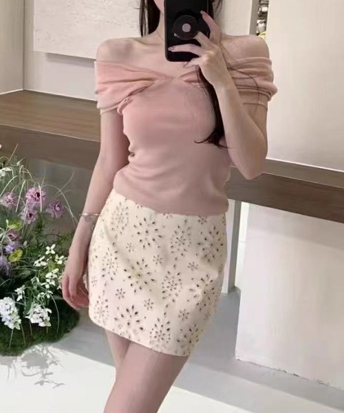 Jasmine Grandiflorum（ジャスミングランディフローラム）の「【Jasmine】タックドレープオフショルトップス (SS)（Tシャツ/カットソー・レディース・ミント/ピンク・FREE）」の3枚目の写真
