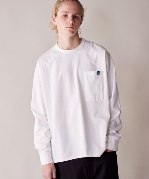 rehacer(レアセル)の「rehacer : Hemline One Flower L/S / ヘムラインワンフラワーポケットロングスリーブカットソー(Tシャツ/カットソー・メンズ・ブラック/グレー/ホワイト・MEDIUM/LARGE/X-LARGE/SMALL)」の21枚目の写真