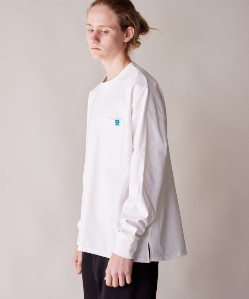 rehacer(レアセル)の「rehacer : Hemline One Flower L/S / ヘムラインワンフラワーポケットロングスリーブカットソー(Tシャツ/カットソー・メンズ・ブラック/グレー/ホワイト・MEDIUM/LARGE/X-LARGE/SMALL)」の19枚目の写真