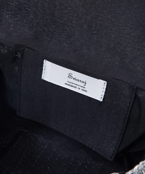 Rouge vif la cle(ルージュヴィフラクレ)の「【Swaraj/スワラージ】手編みのメタリックマクラメBAG / チェーンミニバッグ / ハンドメイド(トートバッグ・レディース・ゴールド/ブラック/シルバー・フリー)」の19枚目の写真