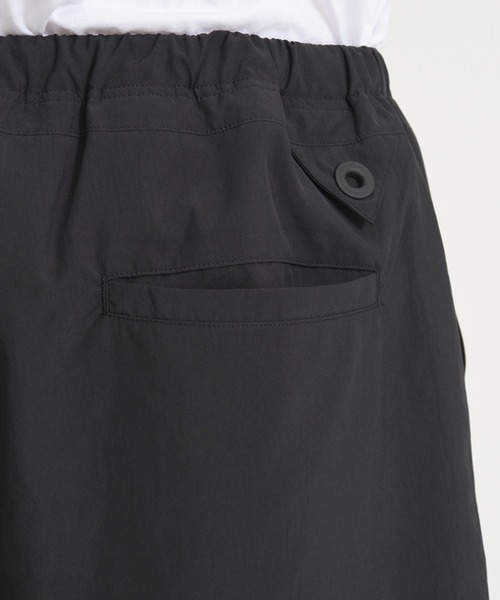 WHITE MOUNTAINEERING(ホワイトマウンテニアリング)の「【White Mountaineering / ホワイトマウンテニアリング】別注 ONE EYELET ACTIVE SHORTS(その他パンツ・メンズ・ブラック/ダークグレー/ネイビー/ホワイト・3/2/0/1)」の9枚目の写真