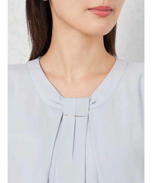HARUYAMA（ハルヤマ）の「【UVカット】2WAYタイ風バ－付ブラウス 5分袖 透けにくい ウォッシャブル SOFFICE（シャツ/ブラウス・レディース・ホワイト/ブルー・S/M/L/LL）」の10枚目の写真