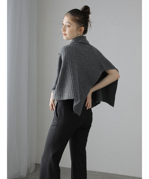 La TOTALITE（ラトータリテ）の「many way ウールケープストール（ストール/ショール・レディース・チャコールグレー/キャメル/アイボリー・FREE）」の13枚目の写真