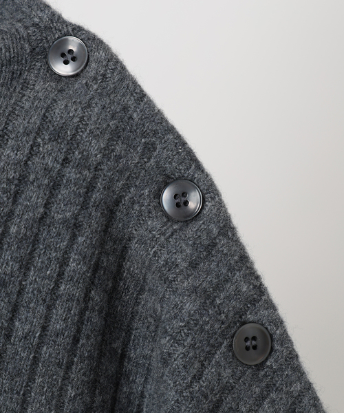 La TOTALITE（ラトータリテ）の「many way ウールケープストール（ストール/ショール・レディース・チャコールグレー/キャメル/アイボリー・FREE）」の6枚目の写真