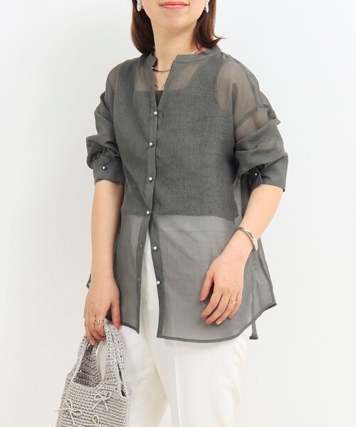 MICO COULIER（ミコクリエ）の「シアーリネンライクシャツ（シャツ/ブラウス・レディース・ベージュ/チャコールグレー/ライトブルー/ベビーピンク・38）」の2枚目の写真