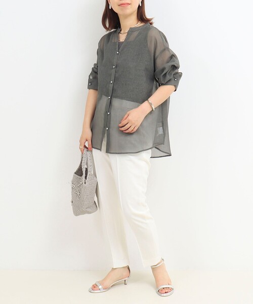 MICO COULIER（ミコクリエ）の「シアーリネンライクシャツ（シャツ/ブラウス・レディース・ベージュ/チャコールグレー/ライトブルー/ベビーピンク・38）」の11枚目の写真