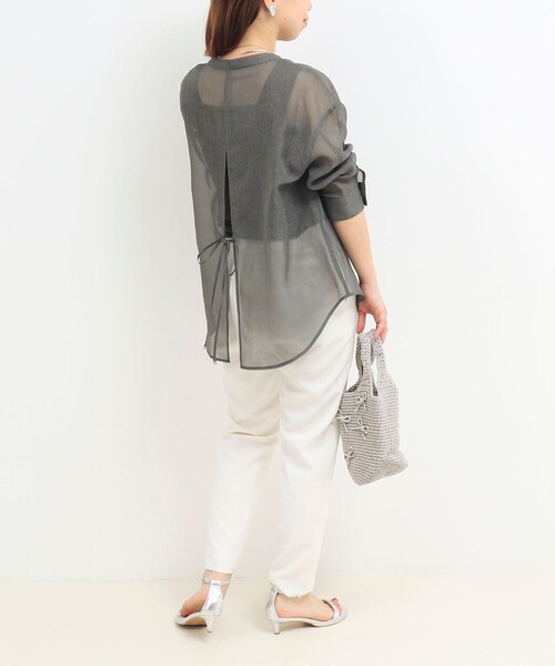 MICO COULIER（ミコクリエ）の「シアーリネンライクシャツ（シャツ/ブラウス・レディース・ベージュ/チャコールグレー/ライトブルー/ベビーピンク・38）」の13枚目の写真