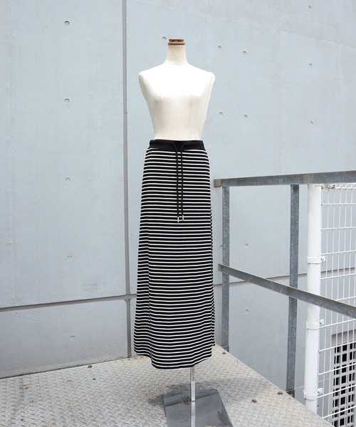 FIG&VIPER（フィグアンドバイパー）の「ボーダーロングSK（スカート・レディース・ブラック・FREE）」の12枚目の写真