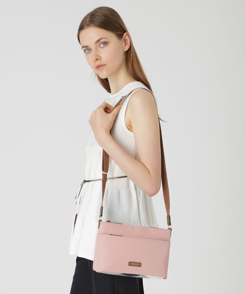 BLUE LABEL CRESTBRIDGE（ブルーレーベルクレストブリッジ）の「パーシャルクレストブリッジチェックナイロンミニショルダー（ショルダーバッグ・レディース・ブラック/ライトピンク/ダークネイビー・FREE）」の19枚目の写真