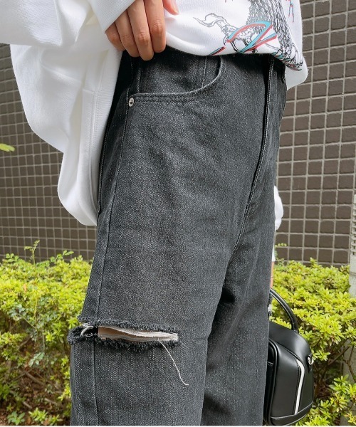 &soiree(アンドソワレ)の「ハイウエストダメージワイドデニムパンツ(デニムパンツ・レディース・ブラック/グレー・SMALL/MEDIUM)」の5枚目の写真