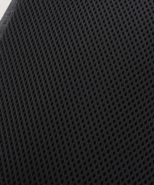 Arnold Palmer（アーノルドパーマー）の「メランジ×フェイクレザー パネル ボディバッグ（ボディバッグ/ウエストポーチ・メンズ・ネイビー/ブラック/チャコールグレー・F）」の12枚目の写真