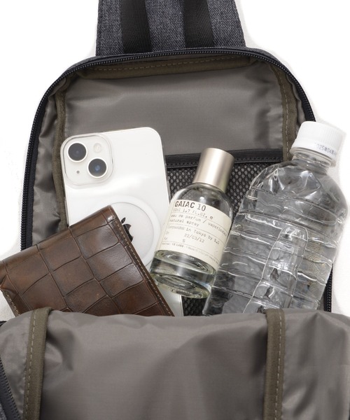 Arnold Palmer（アーノルドパーマー）の「メランジ×フェイクレザー パネル ボディバッグ（ボディバッグ/ウエストポーチ・メンズ・ネイビー/ブラック/チャコールグレー・F）」の14枚目の写真