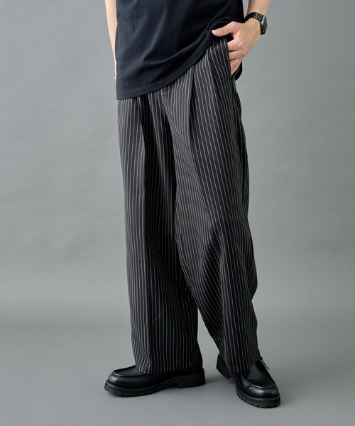 COLONY 2139（コロニートゥーワンスリーナイン）の「ピンストライプ2タックワイドパンツ（スラックス・メンズ・ブラック/グレー・LARGE/MEDIUM）」の22枚目の写真