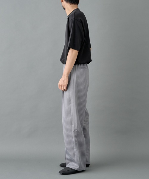 COLONY 2139（コロニートゥーワンスリーナイン）の「ピンストライプ2タックワイドパンツ（スラックス・メンズ・ブラック/グレー・LARGE/MEDIUM）」の12枚目の写真