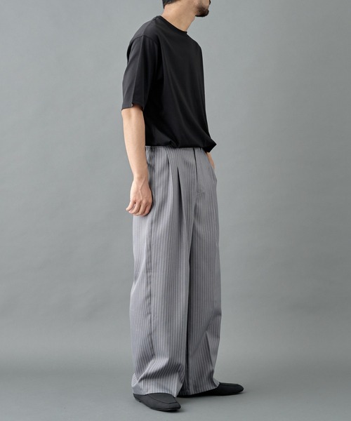 COLONY 2139（コロニートゥーワンスリーナイン）の「ピンストライプ2タックワイドパンツ（スラックス・メンズ・ブラック/グレー・LARGE/MEDIUM）」の14枚目の写真