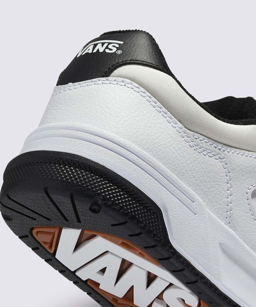 VANS(バンズ)の「アップランド(スニーカー・メンズ・ホワイト×ブラック・5/6.5/7.5/8/8.5/9.5/10/9/7/6/4.5/12/11.5/11/10.5/5.5/4)」の6枚目の写真