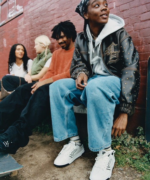 VANS(バンズ)の「アップランド(スニーカー・メンズ・ホワイト×ブラック・5/6.5/7.5/8/8.5/9.5/10/9/7/6/4.5/12/11.5/11/10.5/5.5/4)」の7枚目の写真