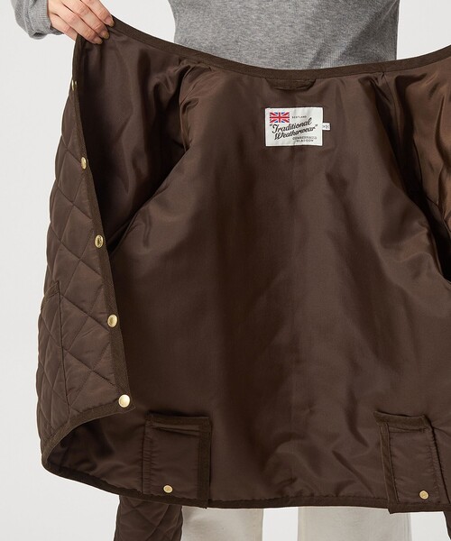 Traditional Weatherwear（トラディショナルウェザーウェア）の「【別注】＜Traditional Weatherwear＞ARKLEY Aライン キルティング ショート コート（ノーカラーコート・レディース・ブラック/ダークブラウン・32/34）」の20枚目の写真